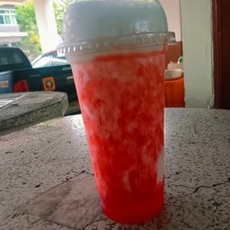 สตอเบอรี่นมสด
