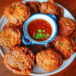 Curry Fish Cake                        ทอดมันปลา