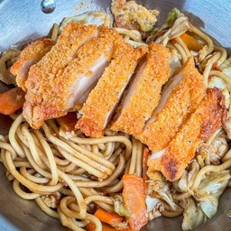 ยากิโซบะไก่กรอบ