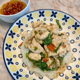 ข้าวราดกะเพราไก่