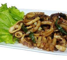 กระเพราปลาหมึก