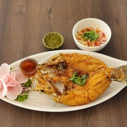 ปลากระพงทอดน้ำปลา