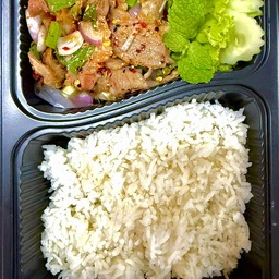 ข้าวหน้าน้ำตกหมู