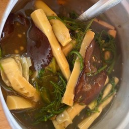 แกงหน่อไม้ลาว