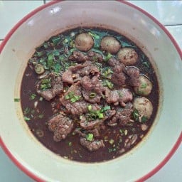 ยายแดงก๋วยเตี๋ยวเรือรสเด็ด
