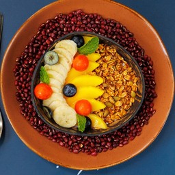 Greek Yoghurt Granola Bowl