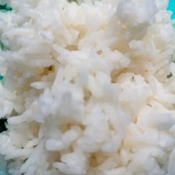 ร้านเนื้อทอดป้าอ้วน ตลาดรวมทรัพย์