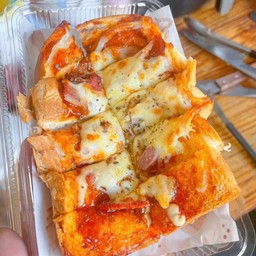 พิซซ่ามอสซาเรล่าชีสเยิ้ม