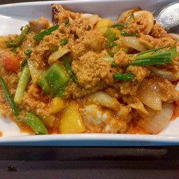 ปูนิ่มผัดผงกะหรี่