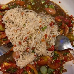 ตำขนมจีน (ไทย-ปู-ปูปลาร้า)