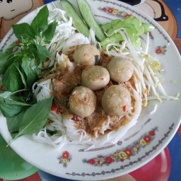 ขนมจีนลุงแมว