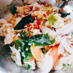 ยำมาม่า ใส่สาหร่ายวากาเมะ