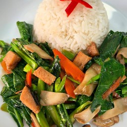 ผัดคะน้าปลาเค็ม รสเด็ด