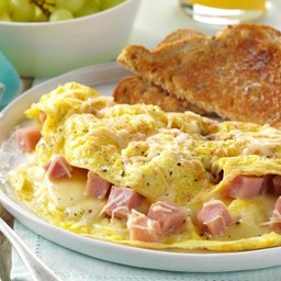 Ham & Cheese Omelette                                แฮม & ชีท ออมเล็ท