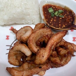 หมูทอดแดดเดียวพร้อมข้าวเหนียว