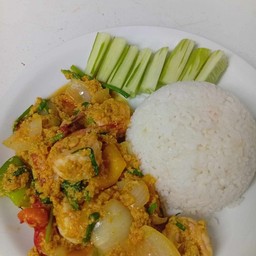 ผัดผงกะหรี่กุ้งราดข้าว                                          Pad Pong Curry Shrimp