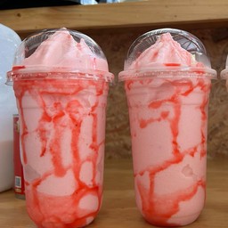 สตอเบอรี่นมสด