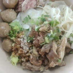 ร้านอาหารอนิสอาหารตามสั่งและก๋วยเตี๋ยว