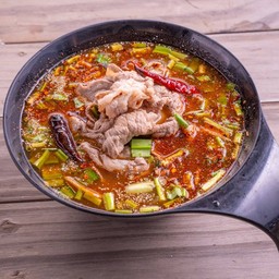 ต้มแซ่บแจ่วฮ้อนเนื้อสไลด์