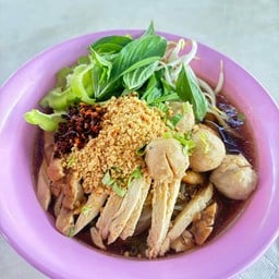 มาม่าฮายีไก่ลูกชิ้น