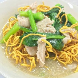 หมี่กรอบราดหน้า (ไก่)