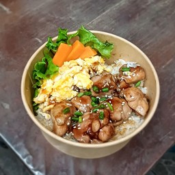 ข้าวไก่ผ้ดซอสเทอริยากิไข่ขยี้ใจ