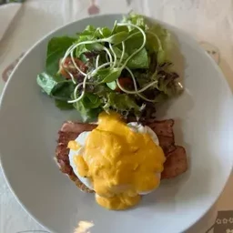 Mini coffee & restaurant