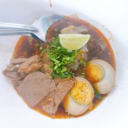 ก๋วยจั๊บต้มยำ