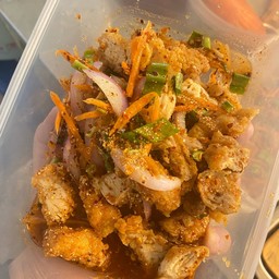 ยำไก่แซ่บ