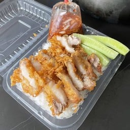 ข้าวสามชั้นทอด