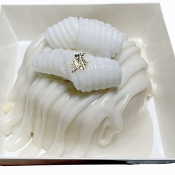 Coconut cake เค้กมะพร้าวลาวา