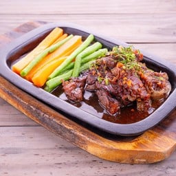 เนื้อโพนยางคำแจ่วกระทะร้อน
