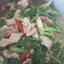 คะน้าหมูชิ้น
