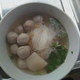ร้านข้าวมันไก่ก๋วยเตี๋ยวลูกชิ้นกันเอง