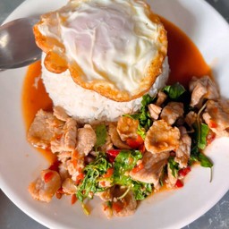 ข้าวกระเพราหมูชิ้น