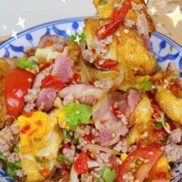 ยําไข่ดาวหมูสับ