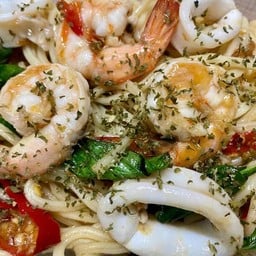 สปาเกตตี้ทะเลผัดพริกแห้ง