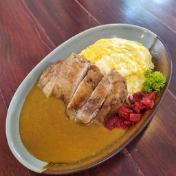 ข้าวแกงกะหรี่ไข่ข้น