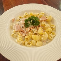 มักกะโรนีครีมเบค่อนชีส (Mac&Cheese)