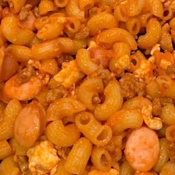 มักกะโรนีไส้กรอก