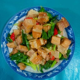 คะน้าหมูกรอบเจ Vegan