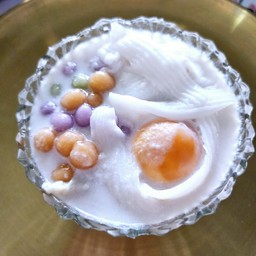 บัวลอยไข่หวานมะพร้าวอ่อน