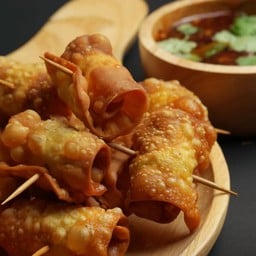 เกี๊ยวฮอทดอก 3 ชิ้น