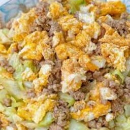 กะหล่ำปลีผัดไข่ใส่หมูสับ