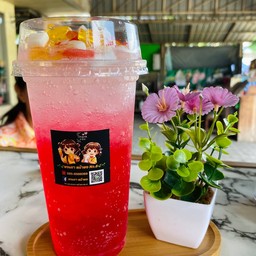 หอมชา หน้าหอNo.6 ตรงข้าม ม.กรุงเทพ