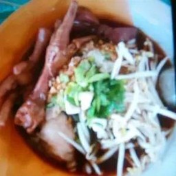 ต้มเส้นตีนไก่ซุปเปอร์