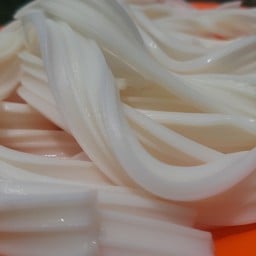 เส้นบุกขาว