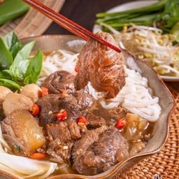 เฝอเนื้อน่องแก้วโพนยางคำ( Must try )