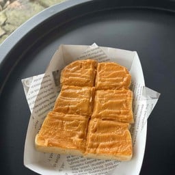 ขนมปังปิ้งครีมชาไทย