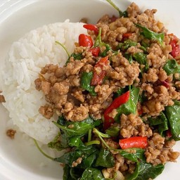 กระเพราหมูสับ